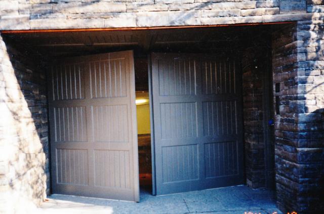 SCN_0090-BARN_DOORS_nov.jpg